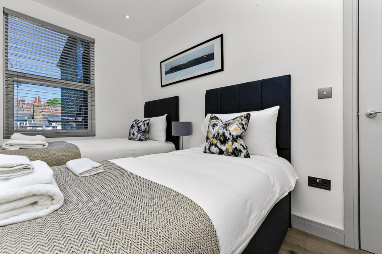 Amazing 2 Bedroom Apartment In Greater London Bagian luar foto