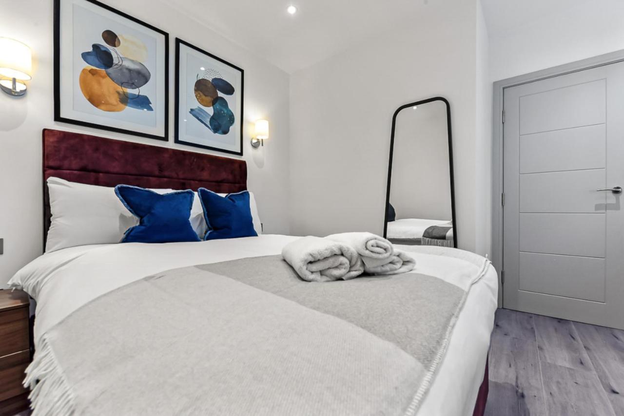 Amazing 2 Bedroom Apartment In Greater London Bagian luar foto