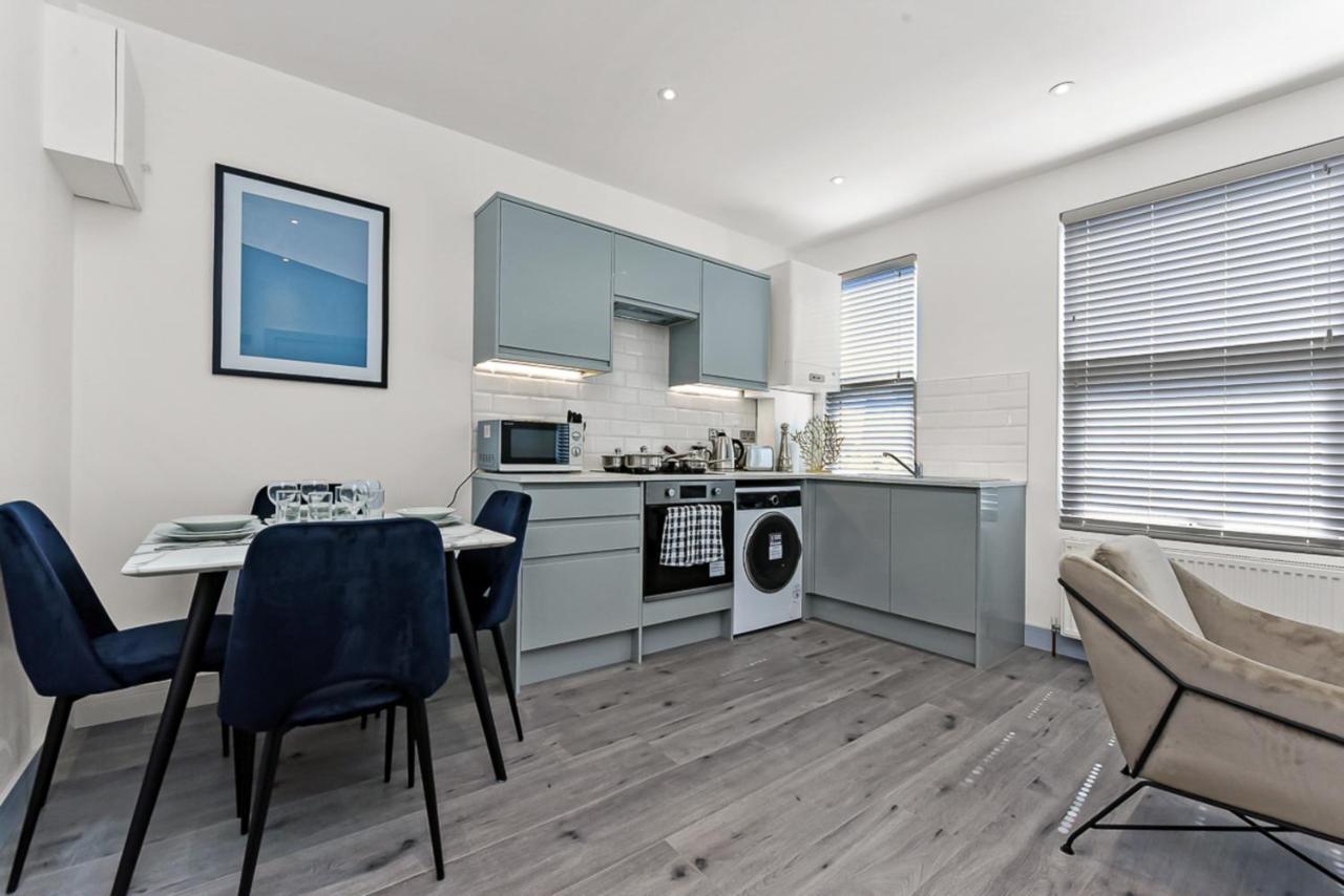 Amazing 2 Bedroom Apartment In Greater London Bagian luar foto