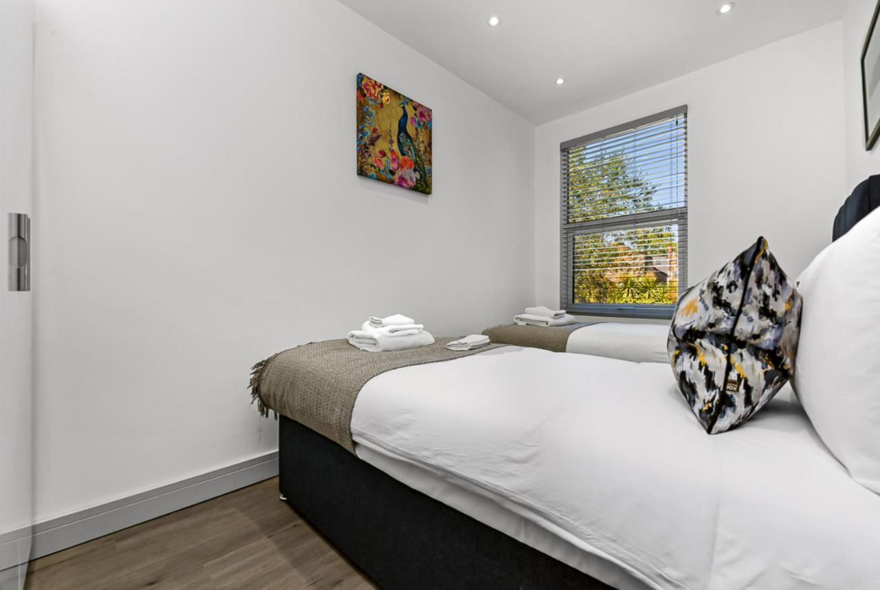 Amazing 2 Bedroom Apartment In Greater London Bagian luar foto